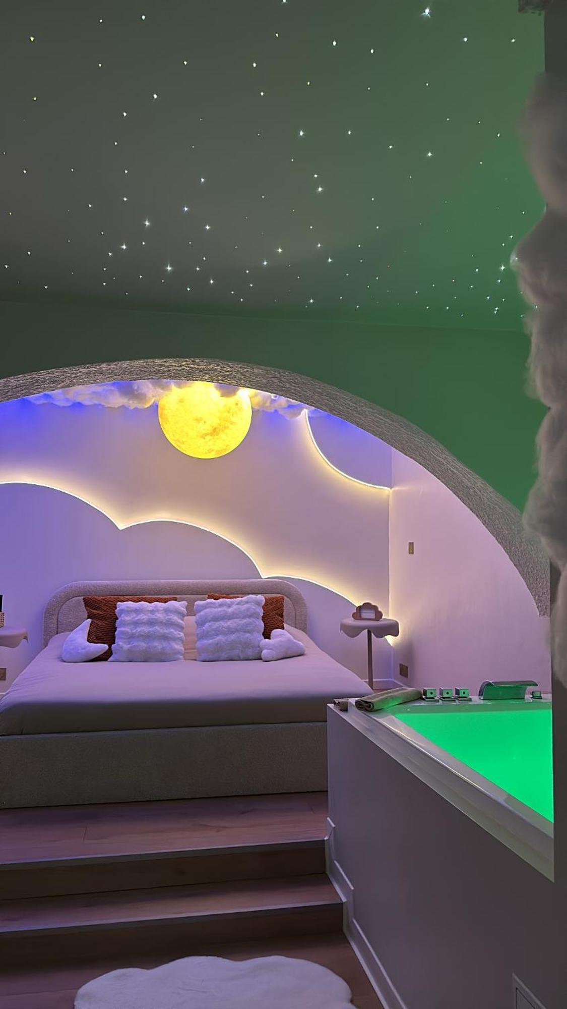 Moon Room, Nuit Insolite - Ollioules Toulon Var Buitenkant foto