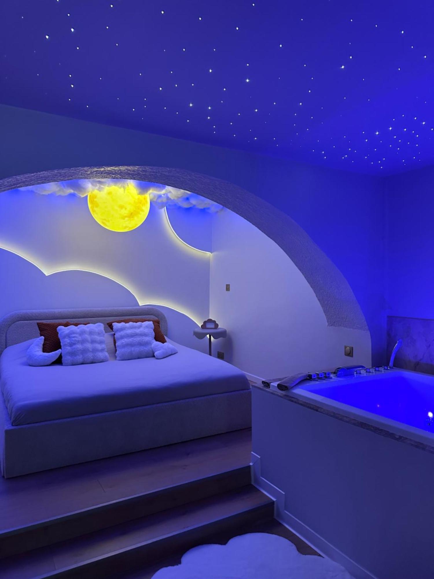 Moon Room, Nuit Insolite - Ollioules Toulon Var Buitenkant foto